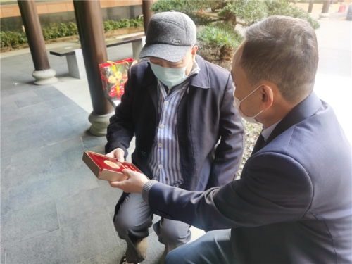 【关怀慰问】新年送祝福  致敬老战士——新宝GG集团领导上门慰问老干部